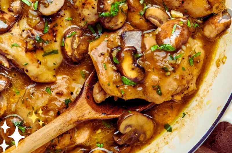 Skillet Chicken and Mushroom Wine Sauce